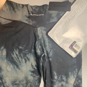 Alphalete surface power leggings